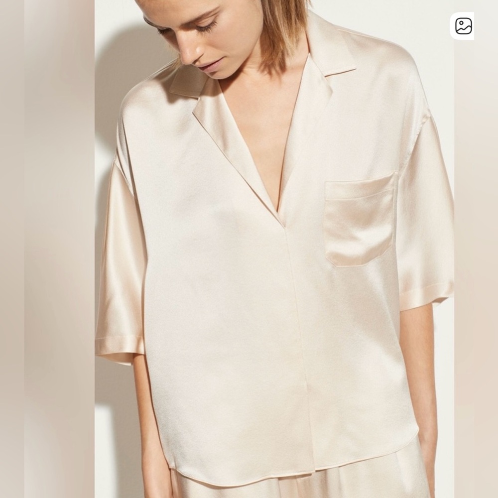 Vince Satin Silk Pajama Blouse
Blouse in Pale Alder